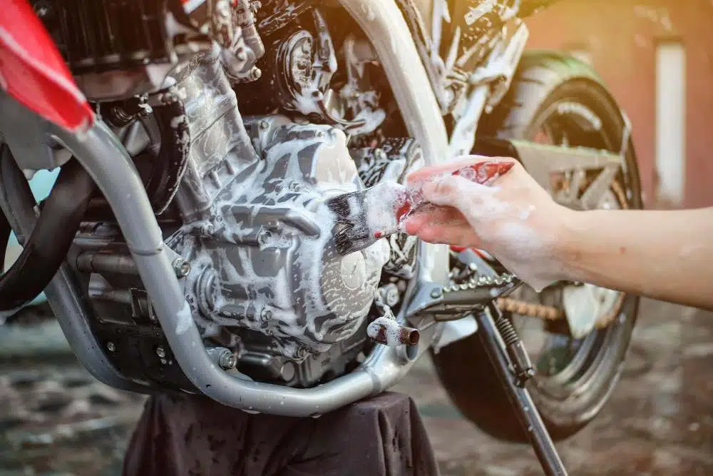 Zam Cuci Motor: Bersihkan Motor, Nikmati Kehidupan di Cilacap